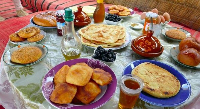 На дні народженні родички ми залишилися голодними, тому я забрала наш конверт з грошима — і ми поїхали звідти!