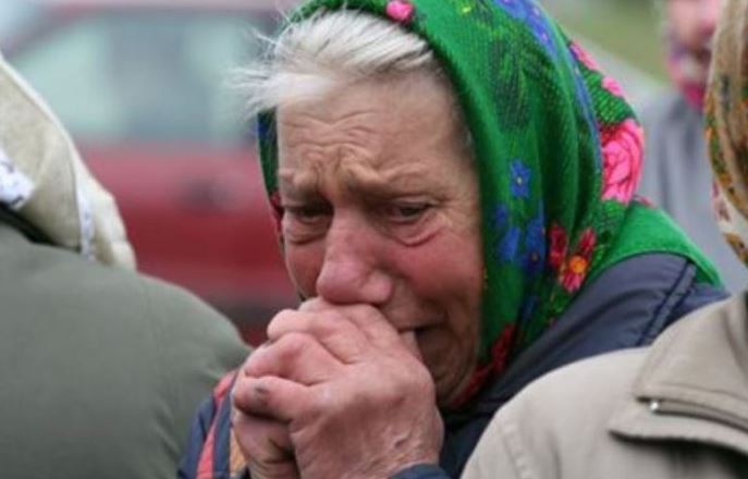 Після втра ти чоловіка жінка похилого віку розмістила оголошення в інтернеті: “шукаю самотню, бажано літню жінку для спільного доживання”