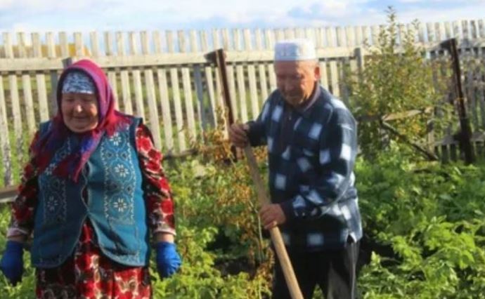 Коли мати кинула мене на бабусю з дідом і пішла будувати собі життя, вона тоді й не здогадувалася, як одного разу я помщуся її.Коли мати кинула мене на бабусю з дідом і пішла будувати собі життя, вона тоді й не здогадувалася, як одного разу я помщуся її.