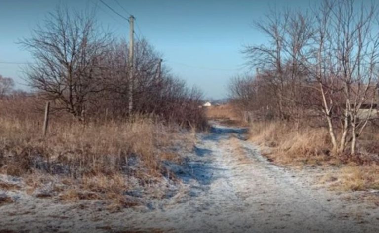 Чоловік багато працював заkордоном, відсилаючи rроші сестрам, що ті доnомагали літньому батькові. Але незабаром з’ясувалося, що сестри його обманювали.